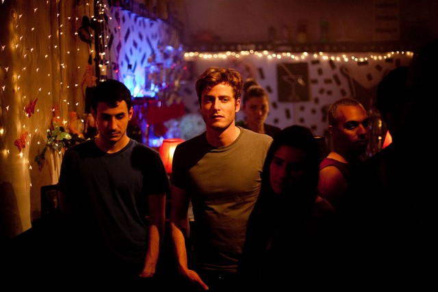 Out in The Dark fotoğrafı