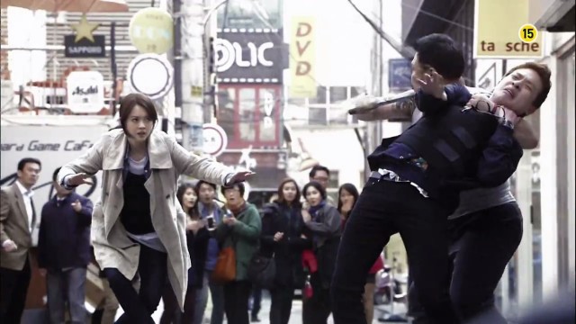 Etrafın Sarıldı Fotoğrafı