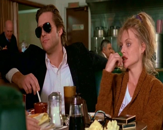 İki Erkek Bir Kadın fotoğrafı