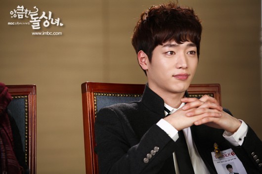 Cunning Single Lady Fotoğrafı