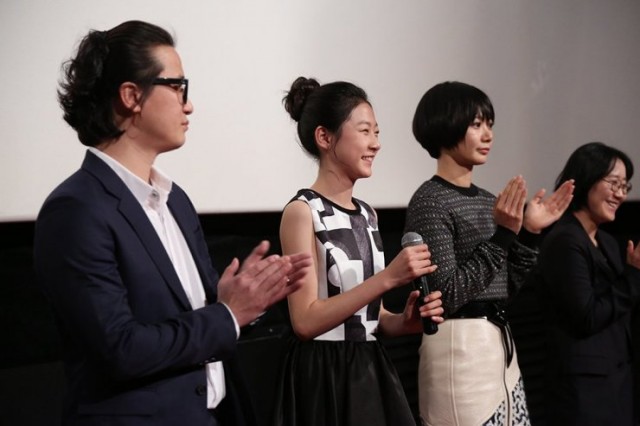 A Girl at My Door Fotoğrafı