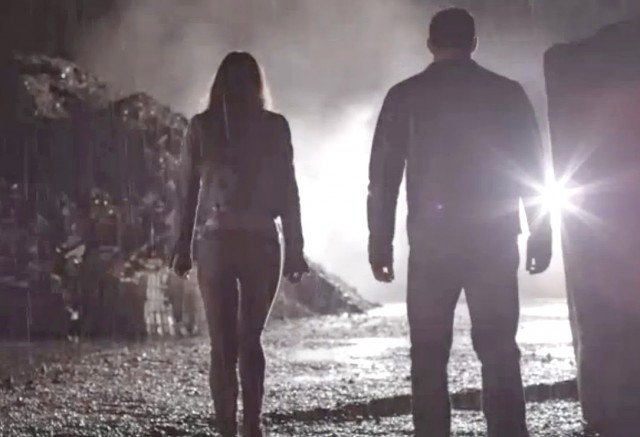 Asla Yabancılarla Oynama 3 Fotoğrafı