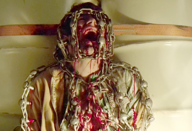 Asla Yabancılarla Oynama 3 Fotoğrafı