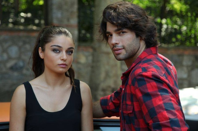 Sevimli Tehlikeli fotoğrafı