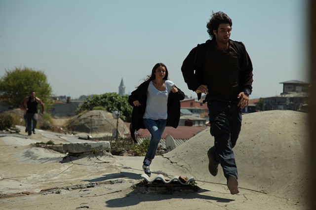 Sevimli Tehlikeli fotoğrafı