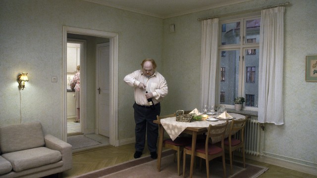 İnsanları Seyreden Güvercin Fotoğrafı