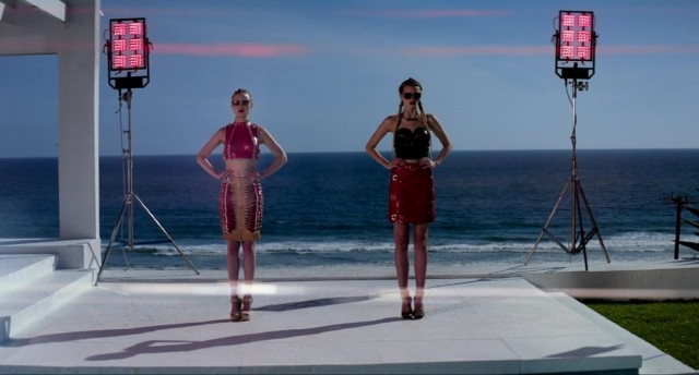 Neon Şeytan Fotoğrafı