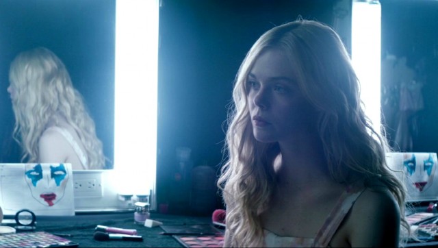 Neon Şeytan Fotoğrafı