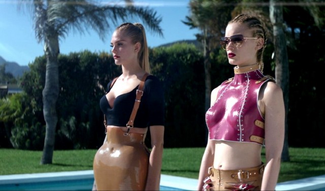 Neon Şeytan Fotoğrafı