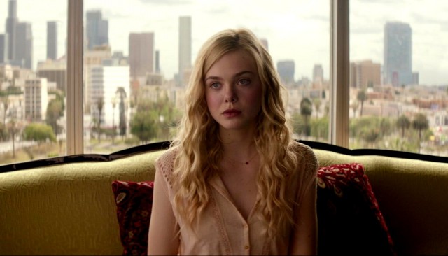 Neon Şeytan Fotoğrafı