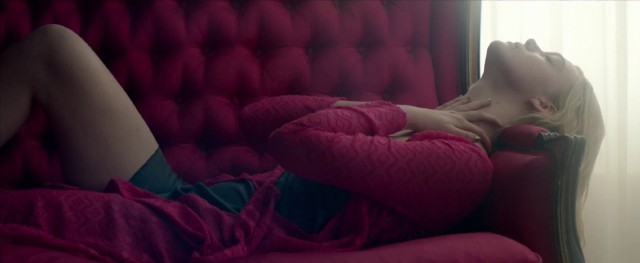 Neon Şeytan Fotoğrafı