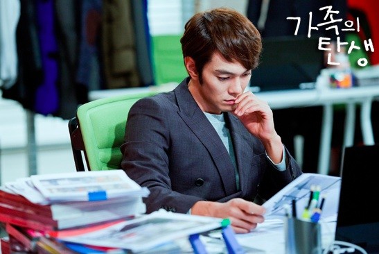 The Birth of a Family fotoğrafı