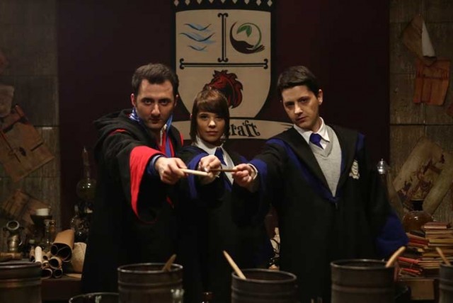 Sihirbazlık Okulunda Bir Türk fotoğrafı