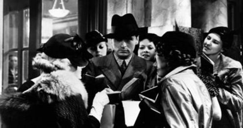 Men Are Not Gods fotoğrafı