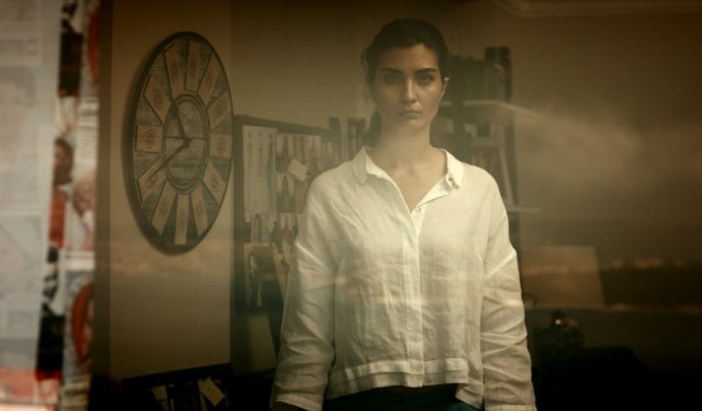 Dar Elbise Fotoğrafı