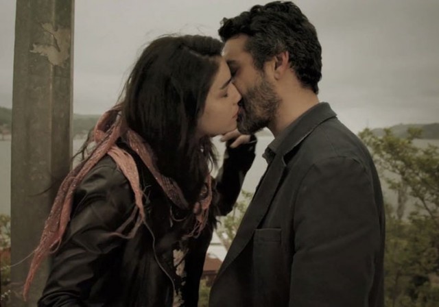 Dar Elbise fotoğrafı