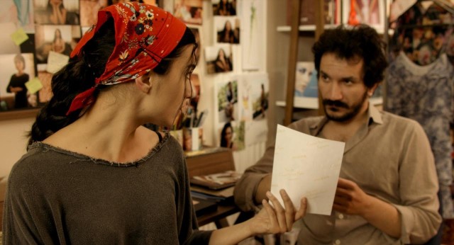 Dar Elbise Fotoğrafı