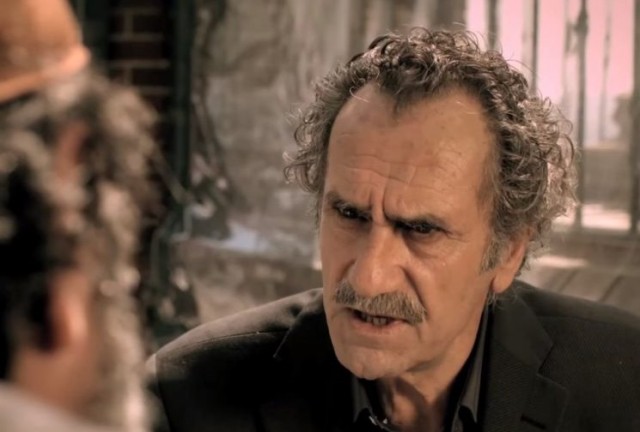 Dar Elbise Fotoğrafı