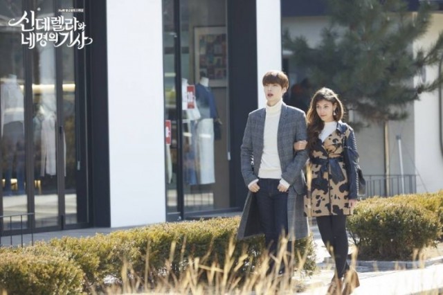 Cinderella and Four Knights Fotoğrafı