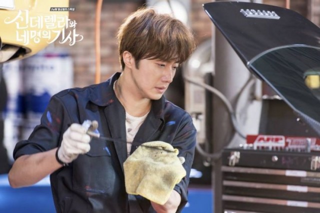 Cinderella and Four Knights Fotoğrafı