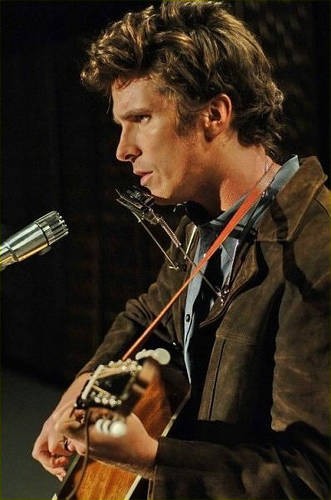 Beni Orada Arama fotoğrafı