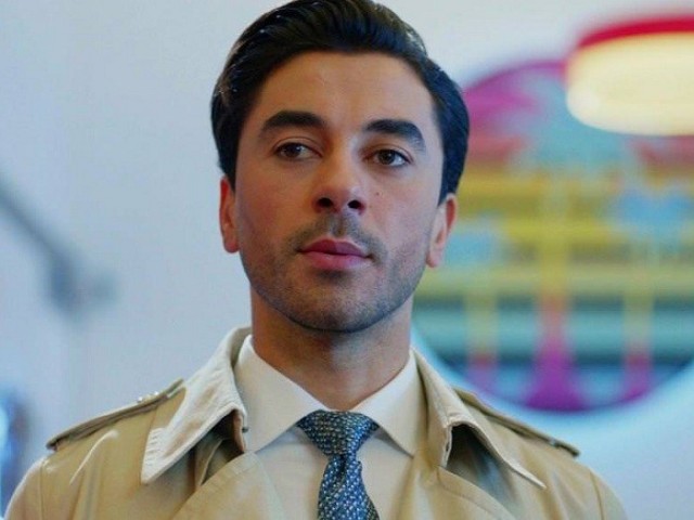 Seviyor Sevmiyor fotoğrafı