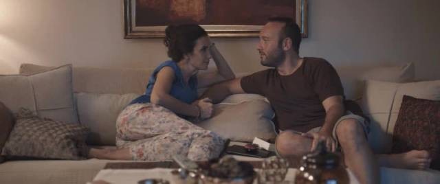 Rüzgarda Salınan Nilüfer fotoğrafı