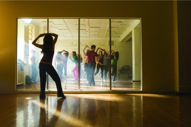 Başka Bir Külkedisi Masalı Fotoğrafı