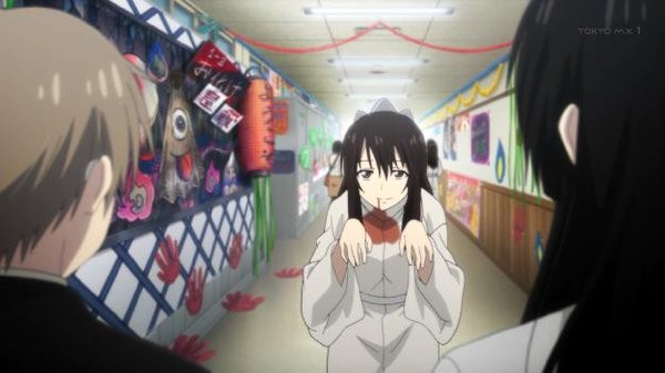 Sakurako-san no Ashimoto ni wa Shitai ga Umatteiru Fotoğrafı