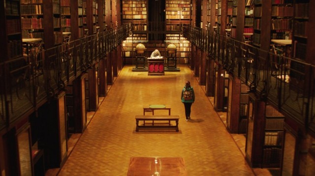 İsra ve Sihirli Kitap Fotoğrafı