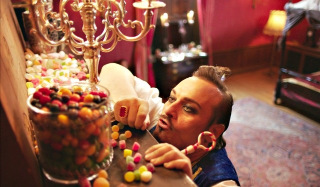 İsra ve Sihirli Kitap Fotoğrafı