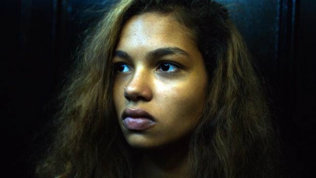 Madeline Madeline'i Oynuyor Fotoğrafı