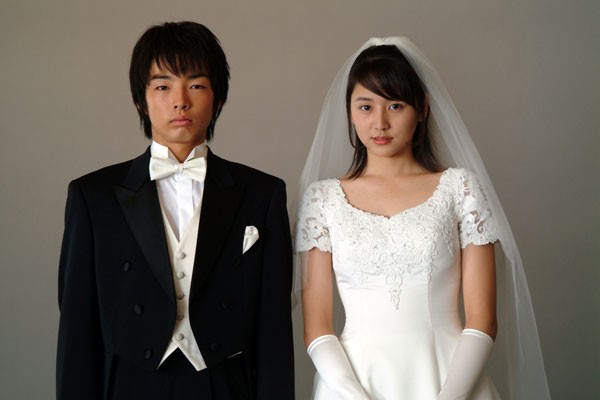 Dünyanın Orta Yerinde Aşk İçin Ağlıyorum Fotoğrafı