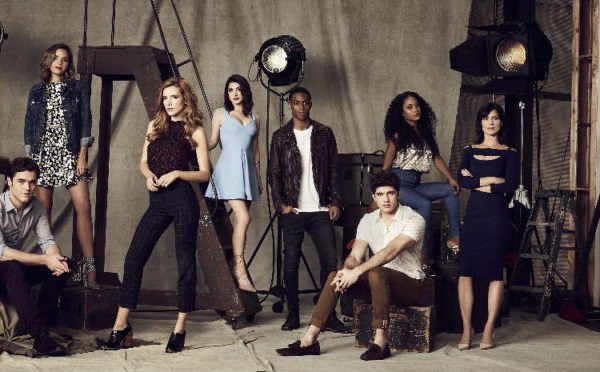 Famous in Love Fotoğrafı