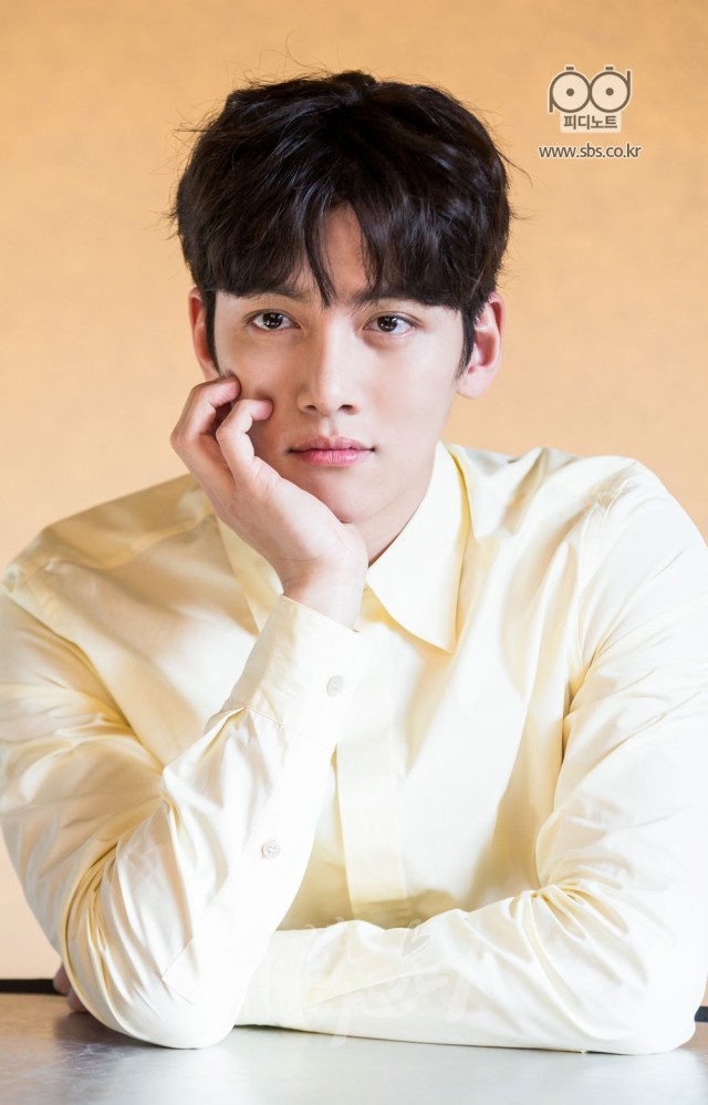 Suspicious Partner Fotoğrafı