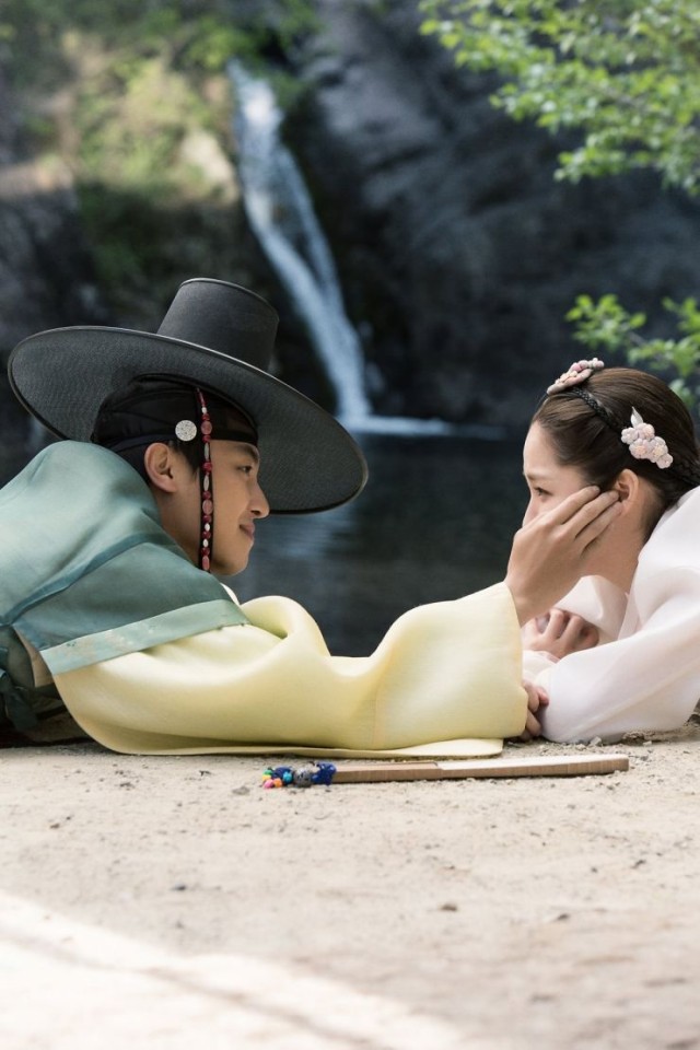 Queen For Seven Days Fotoğrafı