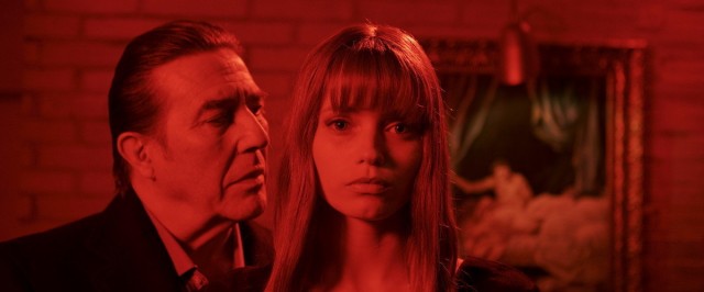 Elizabeth Harvest Fotoğrafı