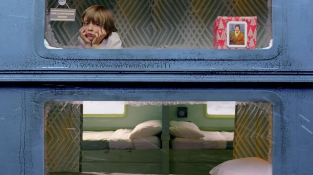 Come Together: A Fashion Picture in Motion Fotoğrafı