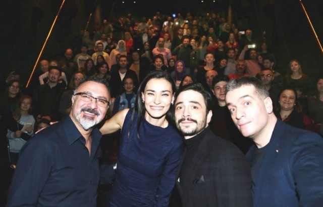 Ailecek Şaşkınız Fotoğrafı