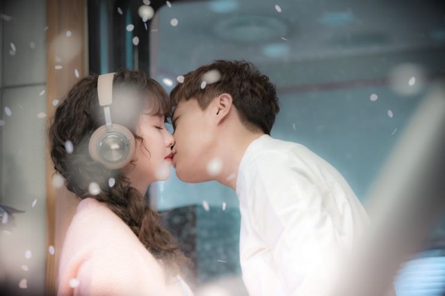 Radio Romance Fotoğrafı
