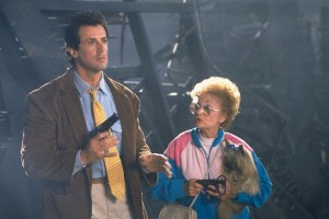 Dur! Yoksa Annem Ateş Edecek Fotoğrafı