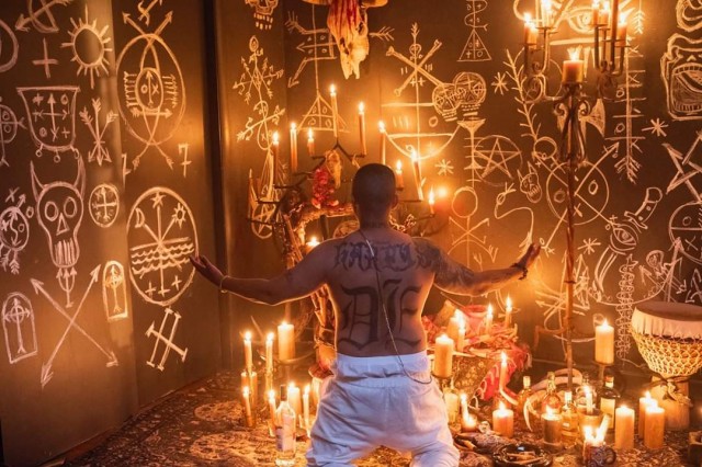 The Tax Collector Fotoğrafı