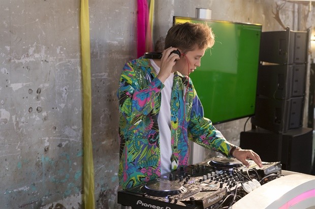 First Kiss Fotoğrafı