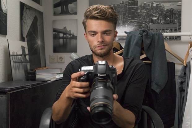 First Kiss Fotoğrafı