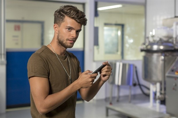 First Kiss Fotoğrafı