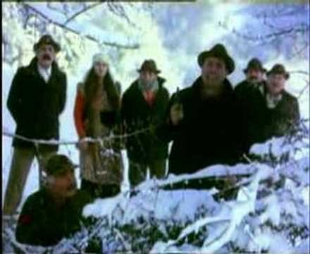 Deli Deli Küpeli Fotoğrafı