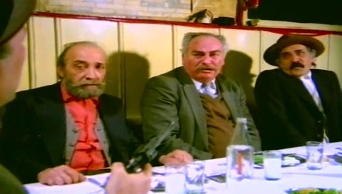 Deli Deli Küpeli fotoğrafı