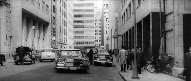 Ahmaklar Barış İçinde Uyuyor Fotoğrafı