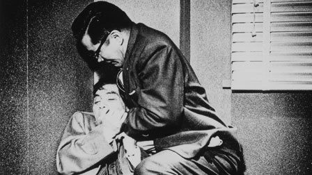 Ahmaklar Barış İçinde Uyuyor Fotoğrafı