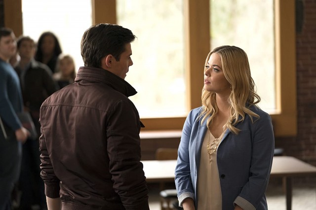 Pretty Little Liars: The Perfectionists fotoğrafı